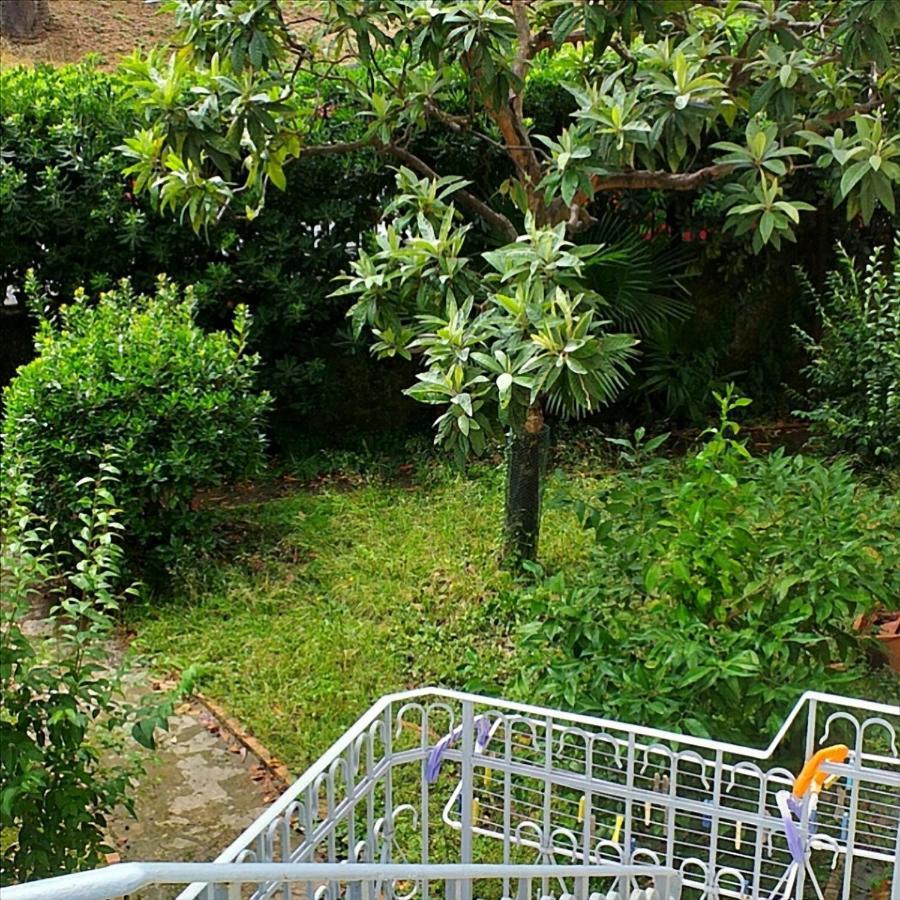 Un Giardino A Due Passi Dal Mare La Spezia Exterior photo